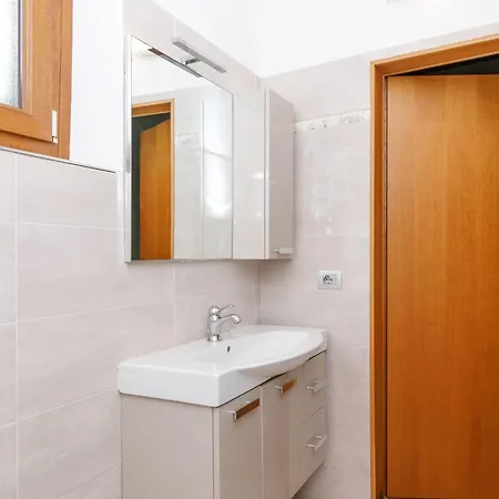 Podere Rural Chic W Private Garden & Parking