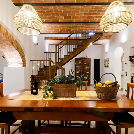 Apartmán Podere Rural Chic W Private Garden & Parking