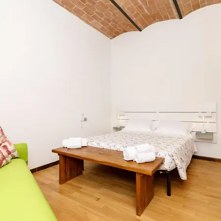 Guesthost - Podere Rural Chic - Garden & Parking