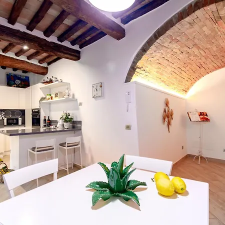 Podere Rural Chic W Private Garden & Parking