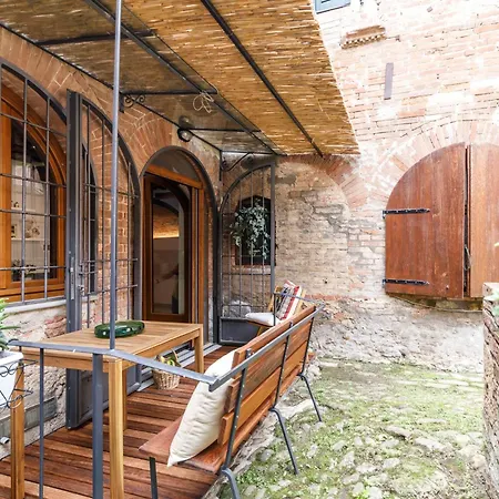 Guesthost - Podere Rural Chic - Garden & Parking * 锡耶纳