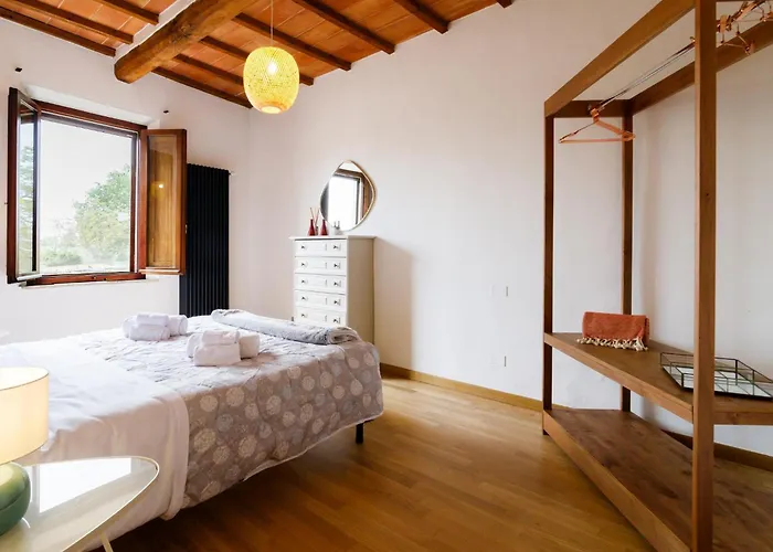 Guesthost - Podere Rural Chic - Garden & Parking Apartment Siena