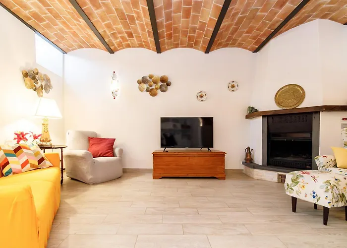 Guesthost - Podere Rural Chic - Garden & Parking Siena