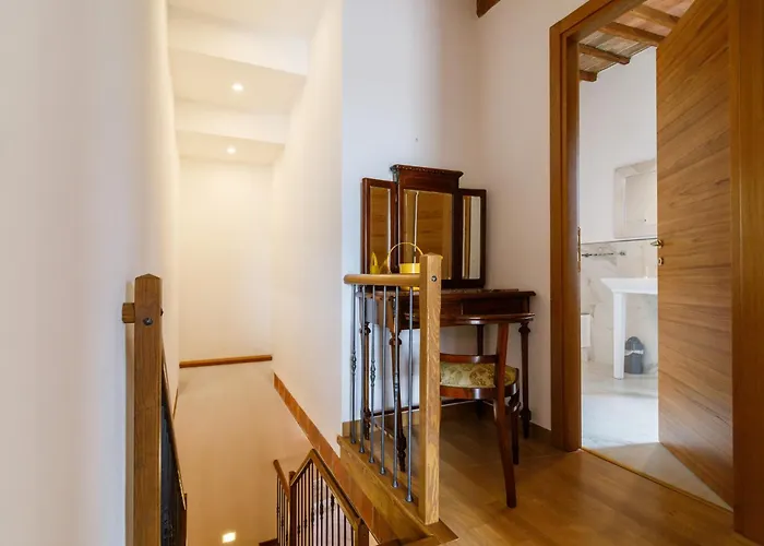 Guesthost - Podere Rural Chic - Garden & Parking Apartment Siena