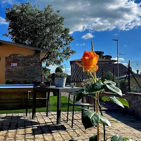 Апартаменти Guesthost - Podere Rural Chic - Garden & Parking Сієна