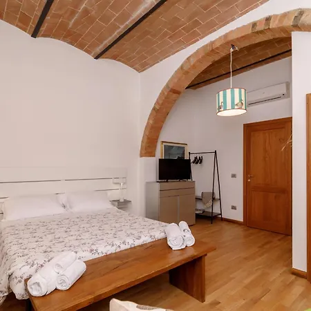 Podere Rural Chic W Private Garden & Parking アパート *