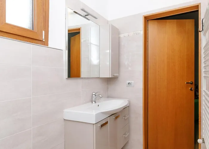 Guesthost - Podere Rural Chic - Garden & Parking