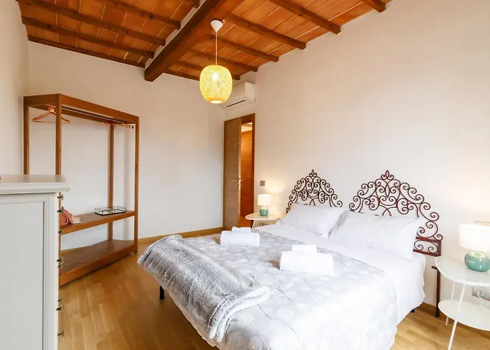 Guesthost - Podere Rural Chic - Garden & Parking Апартаменти *