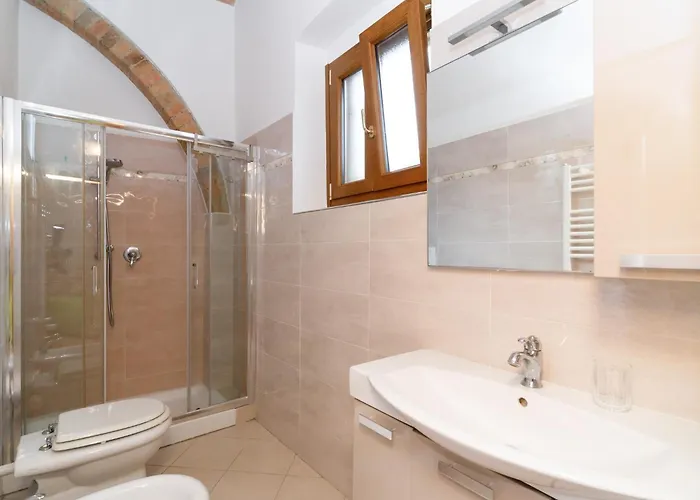 Guesthost - Podere Rural Chic - Garden & Parking Апартаменти