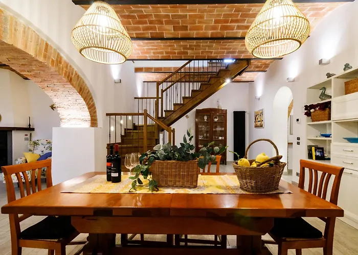 Апартаменти Guesthost - Podere Rural Chic - Garden & Parking