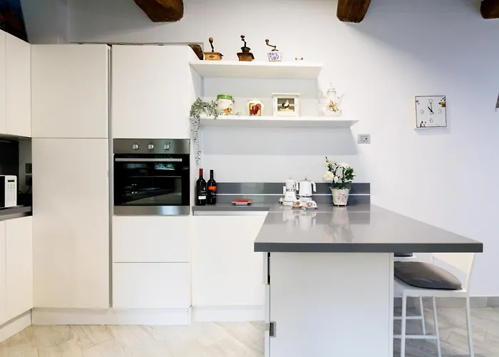 Guesthost - Podere Rural Chic - Garden & Parking Апартаменти *