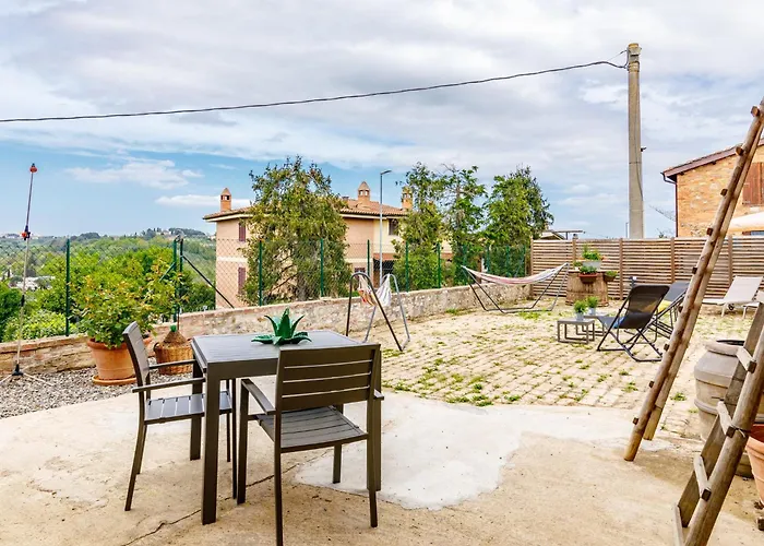 Guesthost - Podere Rural Chic - Garden & Parking Сієна